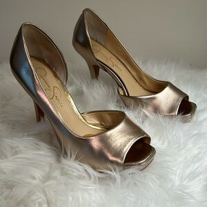 Jessica Simpson•Metallic/Champagne Pumps 7.5